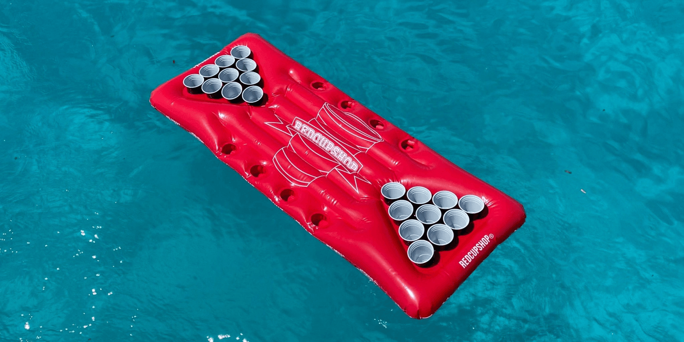Beer Pong im Pool - RedCupShop